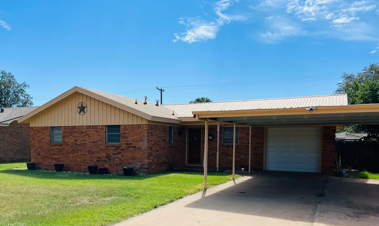 Front exterior — 1208 6th Street, Shallowater, TX 79363