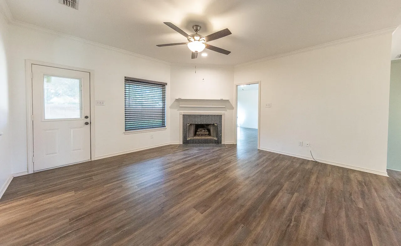 Photo 5 — 710 15th Street, Shallowater, TX 79363