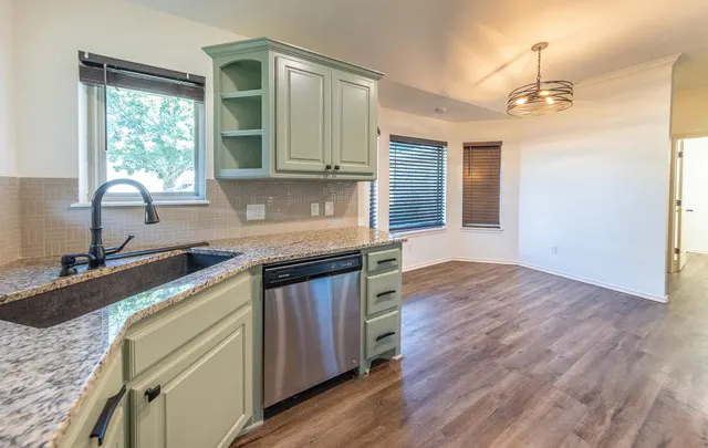 Photo 8 — 710 15th Street, Shallowater, TX 79363