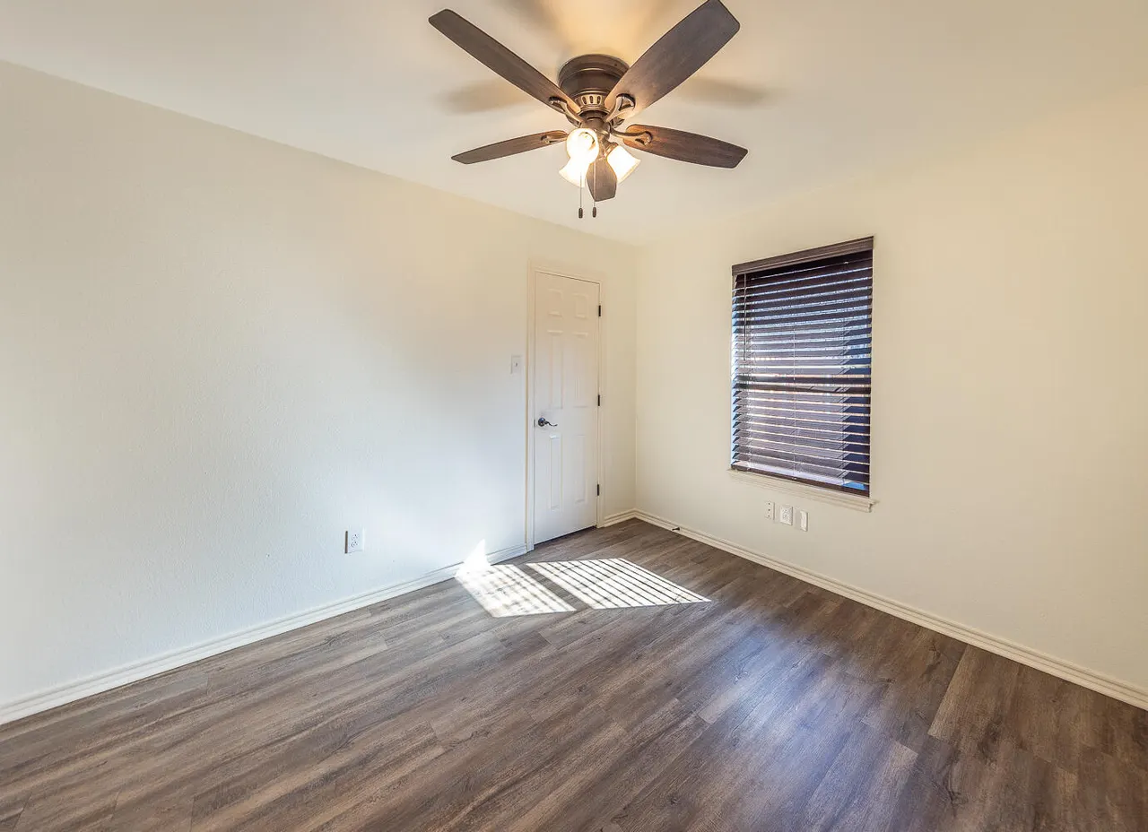 Photo 12 — 710 15th Street, Shallowater, TX 79363