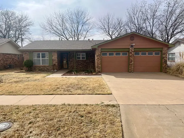 Front exterior — 2009 Dallas Street, Plainview, TX 79072