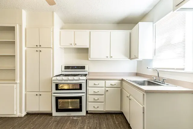 Photo 5 — 4823 35th Street, Lubbock, TX 79414