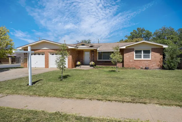 Photo 2 — 3716 43rd Street, Lubbock, TX 79413