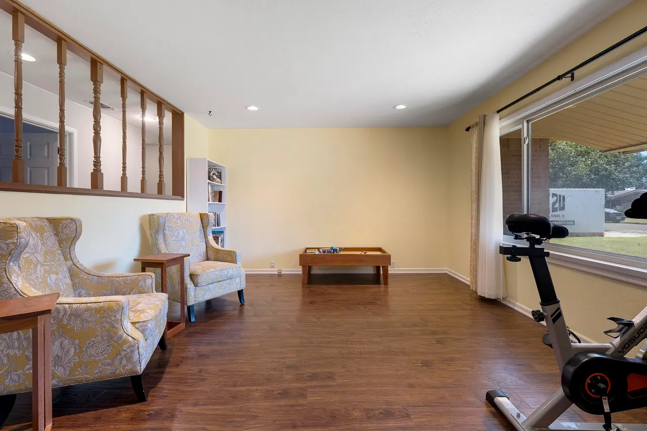 Photo 5 — 3716 43rd Street, Lubbock, TX 79413