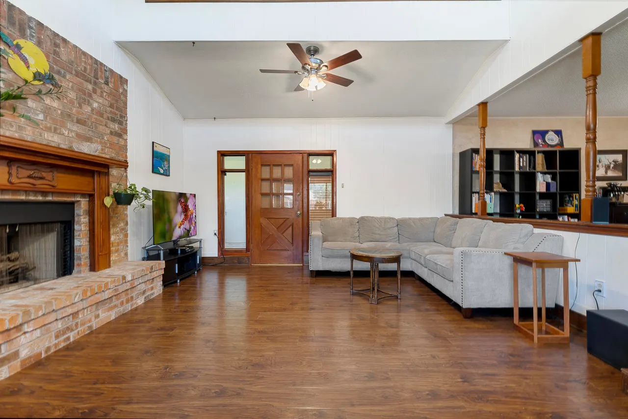 Photo 12 — 3716 43rd Street, Lubbock, TX 79413