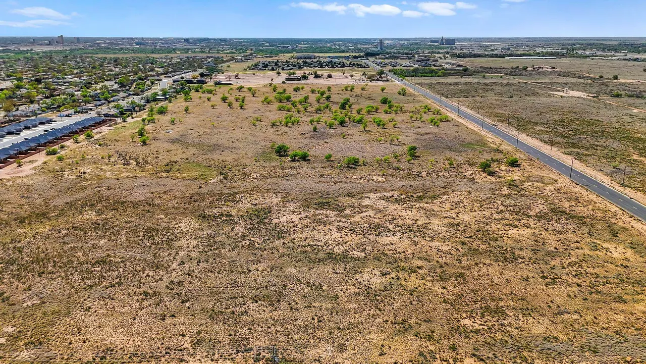 Photo 4 — 2602 E Erskine Street, Lubbock, TX 79403