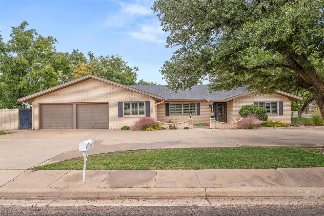 Photo 3 — 103 Baylor Lane, Levelland, TX 79336
