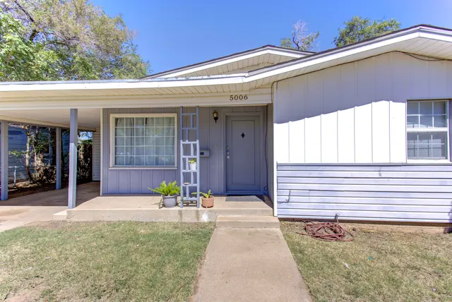 Photo 3 — 5006 35th Street, Lubbock, TX 79414