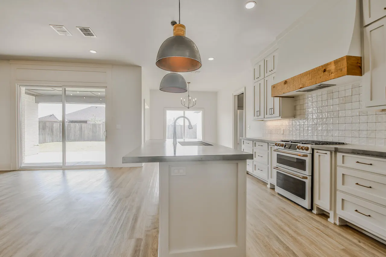 Photo 8 — 518 Avenue U, Shallowater, TX 79363