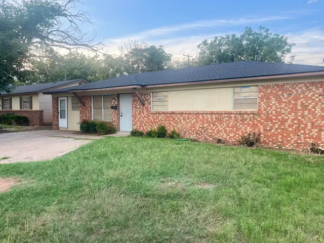 Front exterior — 1906 70th Street, Lubbock, TX 79412