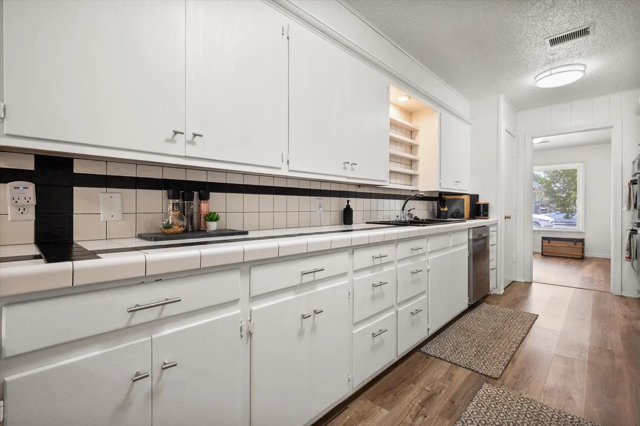 Photo 10 — 1604 55th Street, Lubbock, TX 79412