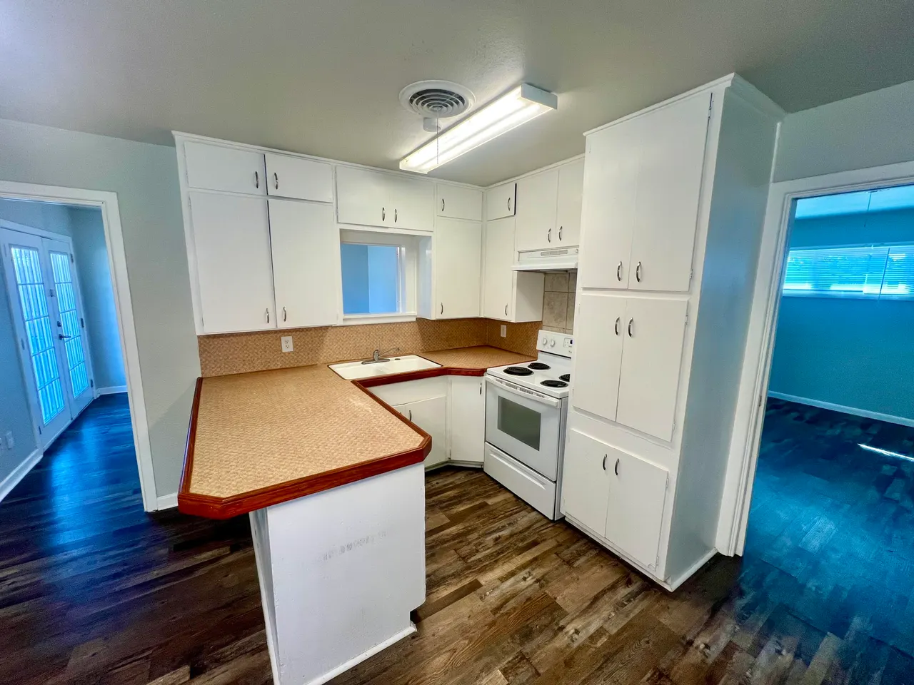 Photo 4 — 2420 38th Street, Lubbock, TX 79412