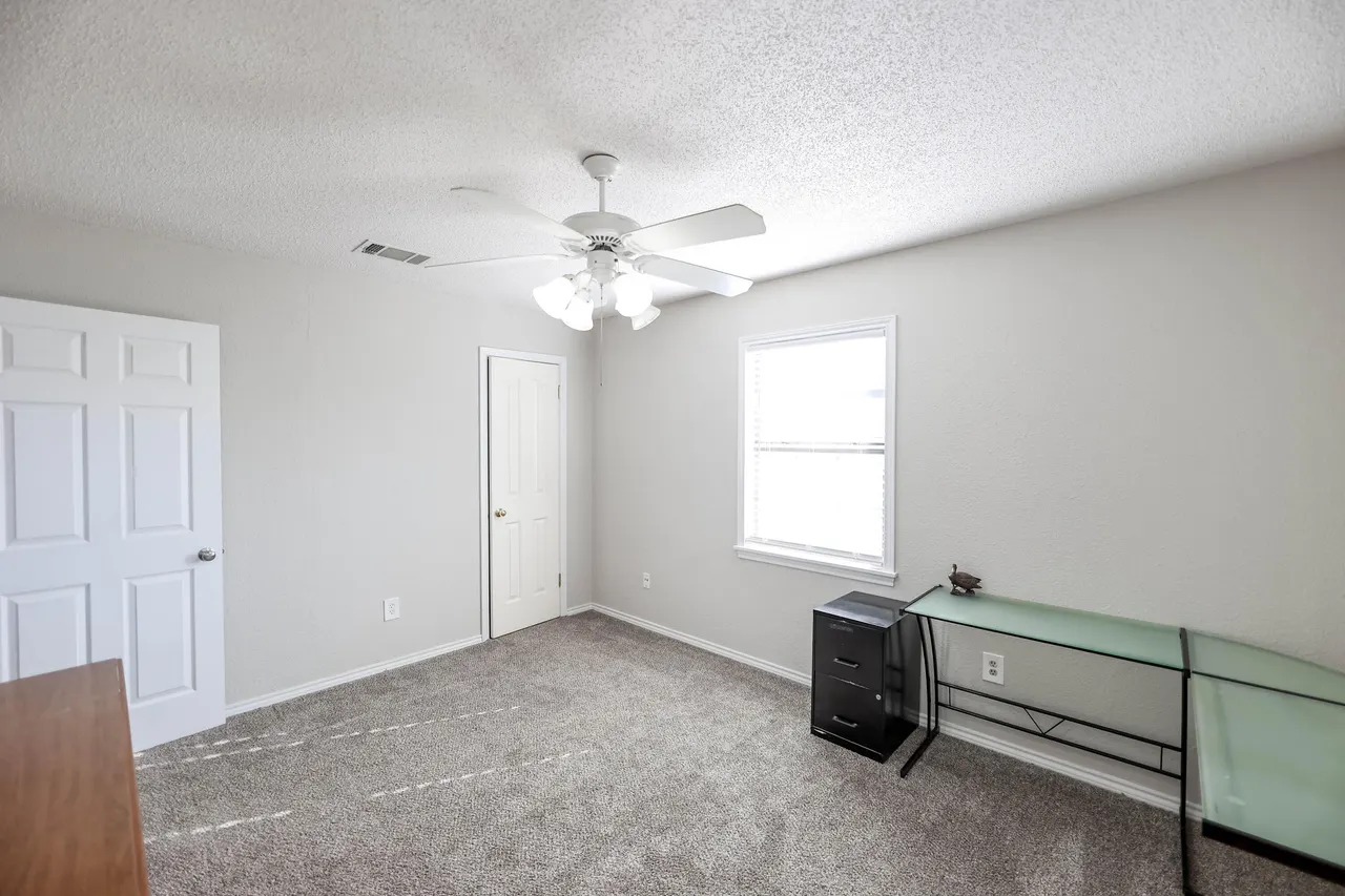 Photo 13 — 4607 33rd Street, Lubbock, TX 79410