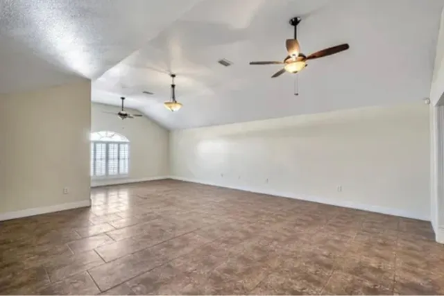 Photo 2 — 609 N Avenue P, Lamesa, TX 79331