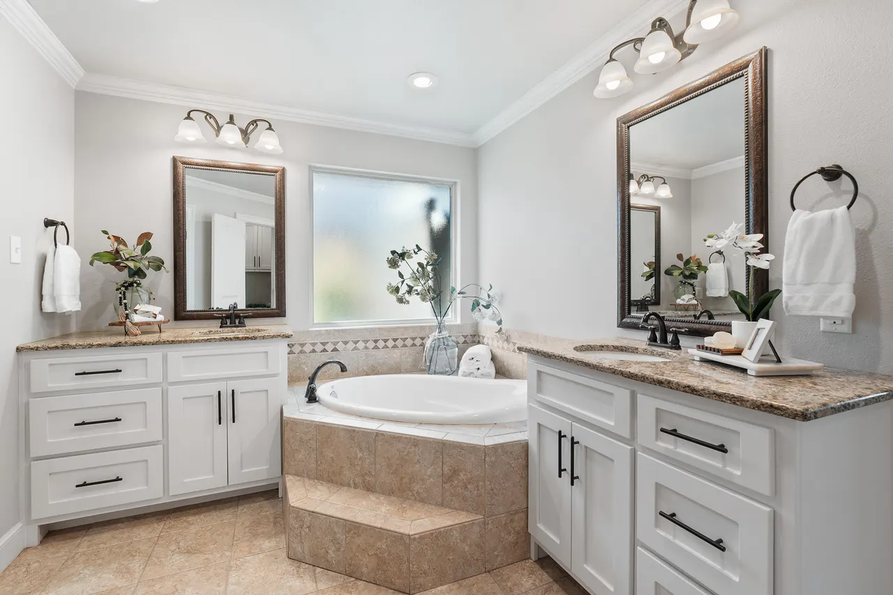Photo 17 — 1127 17th Street, Shallowater, TX 79363
