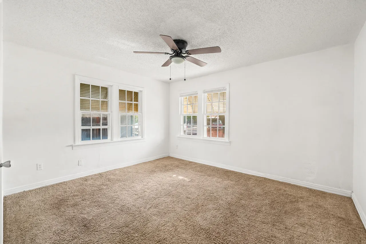 Photo 8 — 111 Avenue U, Lubbock, TX 79415