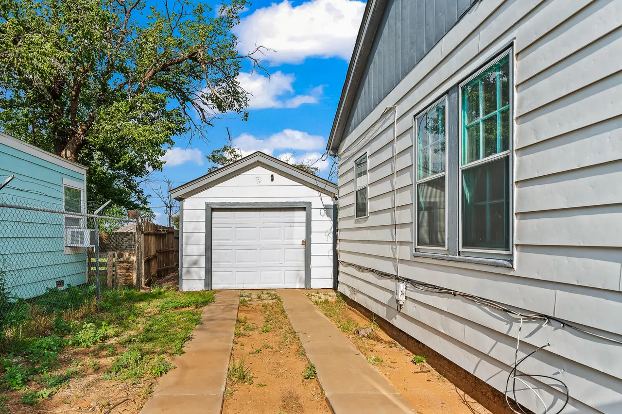Photo 17 — 111 Avenue U, Lubbock, TX 79415