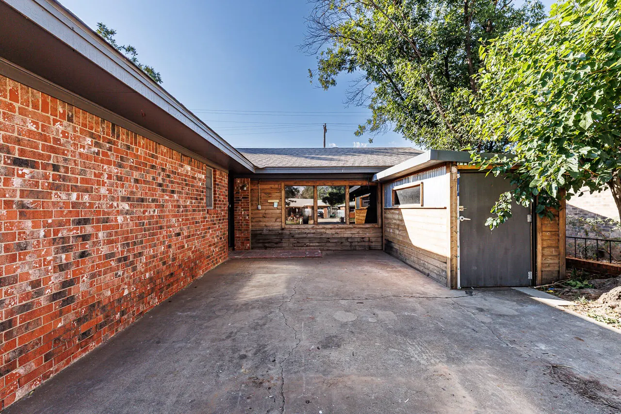 Photo 3 — 1209 49th Street, Lubbock, TX 79412