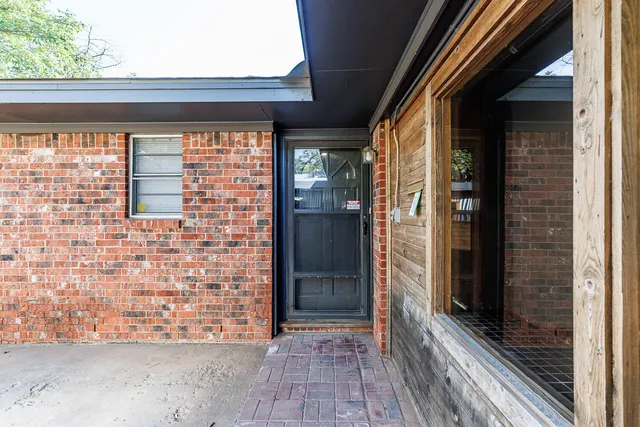 Photo 4 — 1209 49th Street, Lubbock, TX 79412