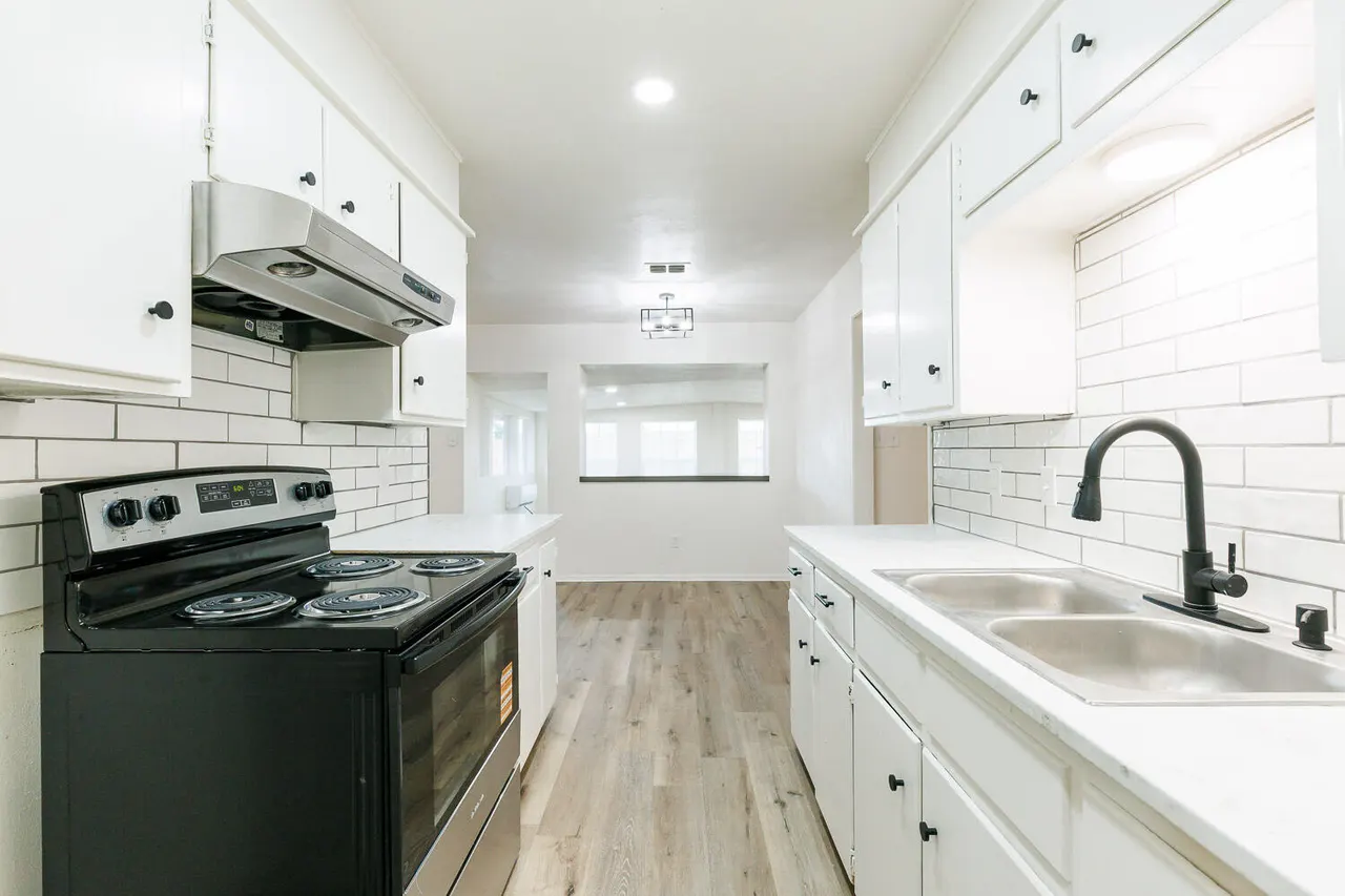 Photo 16 — 1209 49th Street, Lubbock, TX 79412