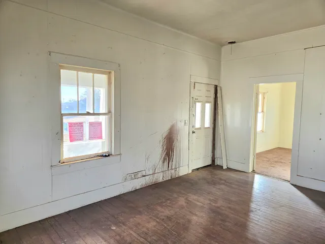 Photo 7 — 122 NW 3rd Street, Tulia, TX 79088