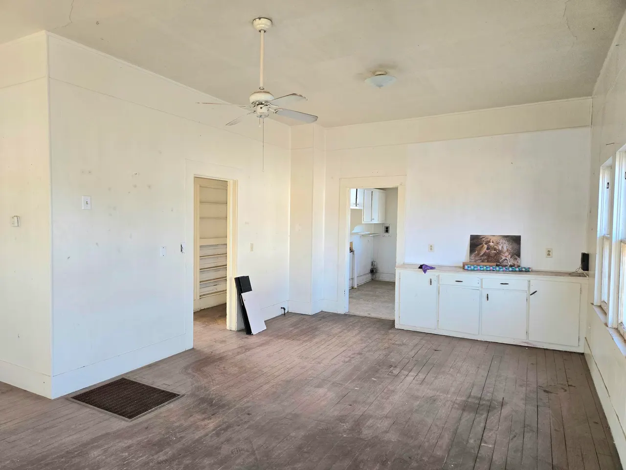 Photo 8 — 122 NW 3rd Street, Tulia, TX 79088
