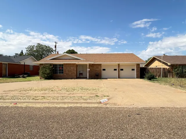 Front exterior — 1201 S Pecos Drive, Brownfield, TX 79316