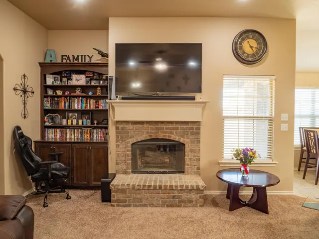 Photo 2 — 910 12th Street, Wolfforth, TX 79382