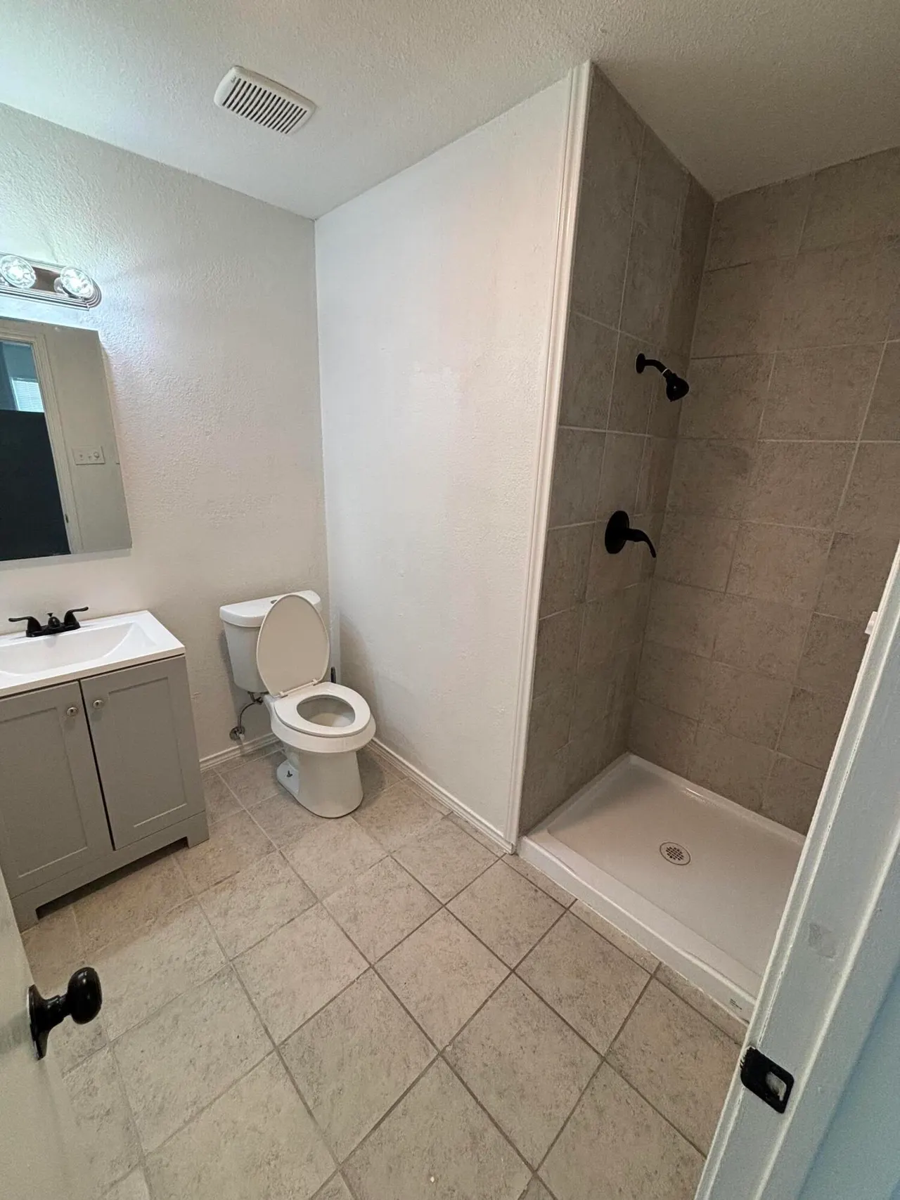 Photo 4 — 1916 E 15th Street, Lubbock, TX 79403