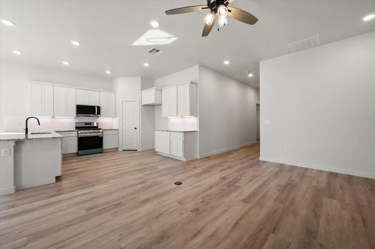 Photo 6 — 7003 16th Street, Lubbock, TX 79416