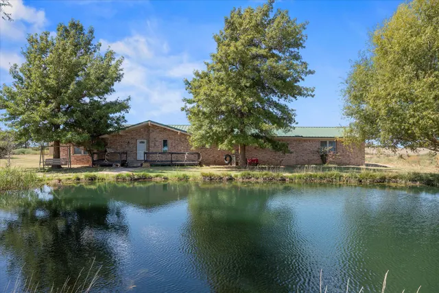 Front exterior — 1560 TX-214, Plains, TX 79355