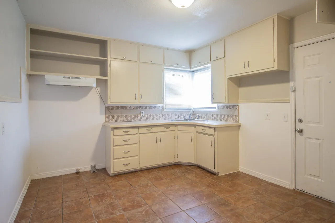 Photo 2 — 2506 37th Street, Lubbock, TX 79413