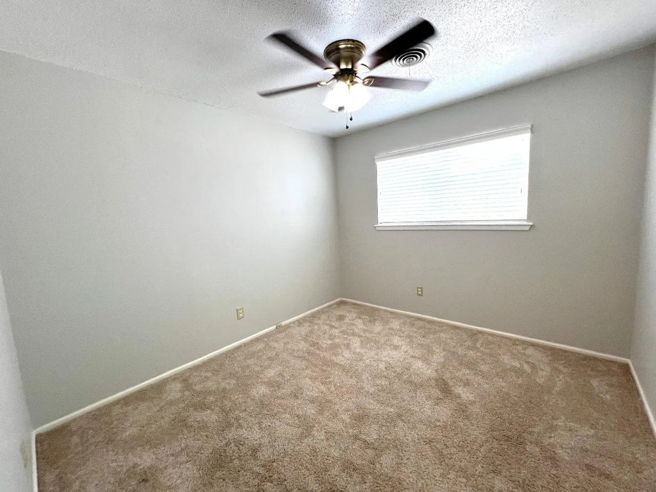 Photo 10 — 5540 18th Street, Lubbock, TX 79416