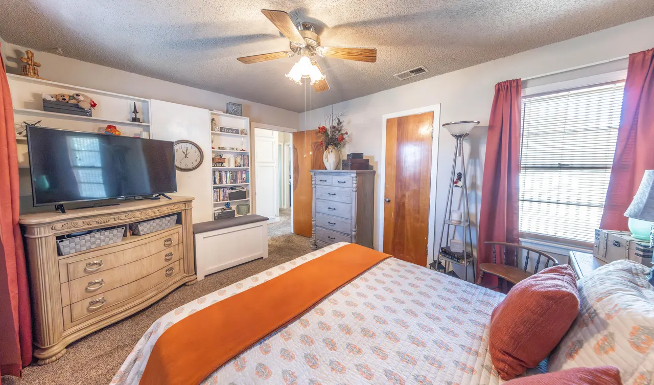 Photo 13 — 2031 64th Street, Lubbock, TX 79412