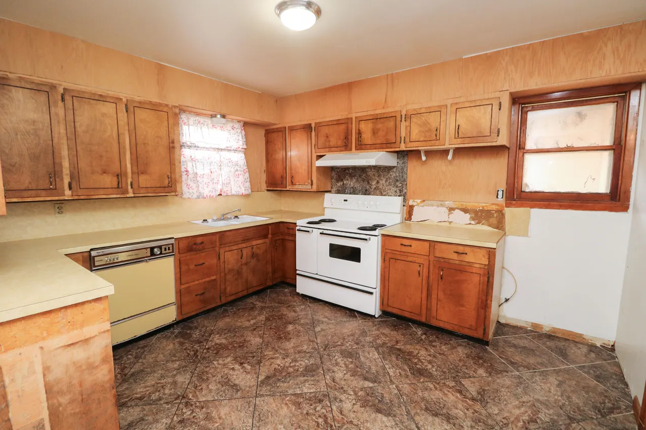 Photo 2 — 206 SW 1st Street, Earth, TX 79031
