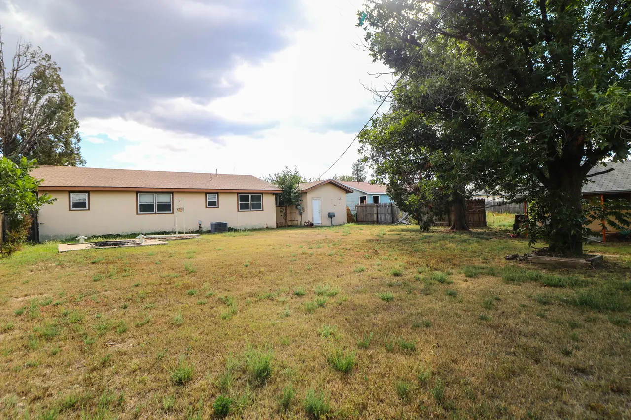Photo 17 — 206 SW 1st Street, Earth, TX 79031