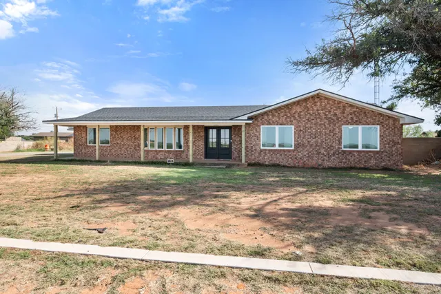 Photo 2 — 2607 Seminole Road, Lamesa, TX 79331