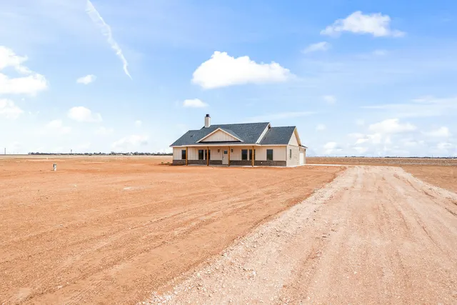 Photo 3 — 8912 N C R 2700, Lubbock, TX 79403