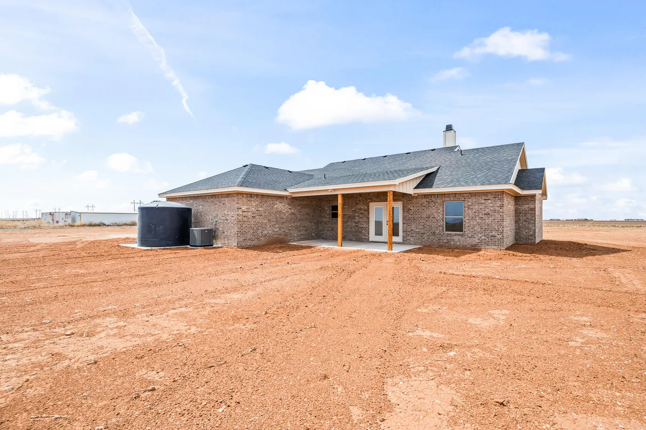 Photo 4 — 8912 N C R 2700, Lubbock, TX 79403