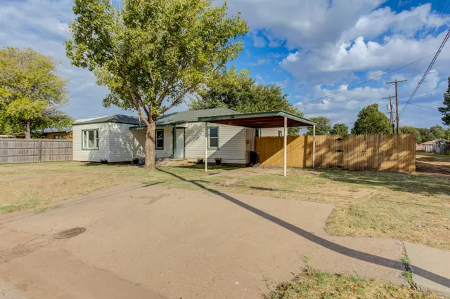 Photo 2 — 1010 13th Street, Abernathy, TX 79311
