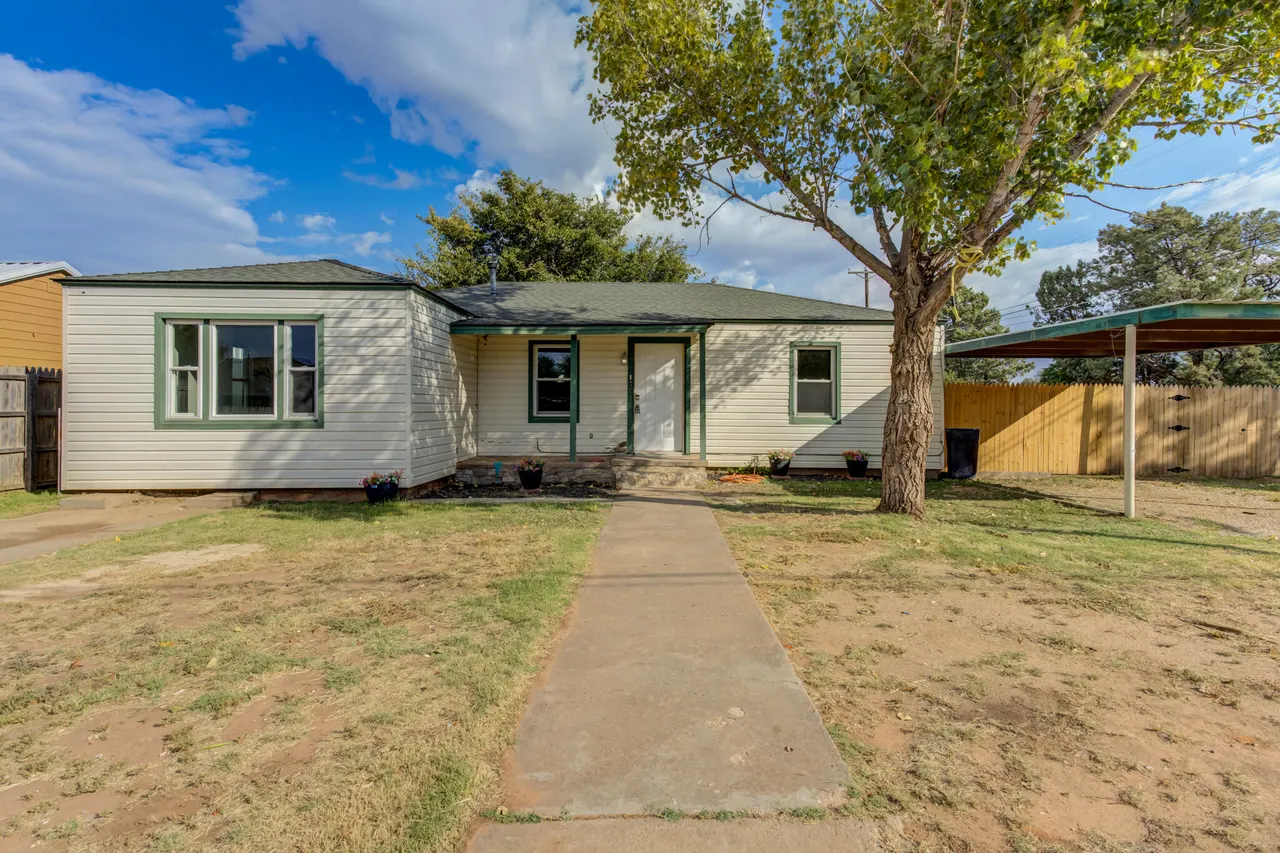 Front exterior — 1010 13th Street, Abernathy, TX 79311