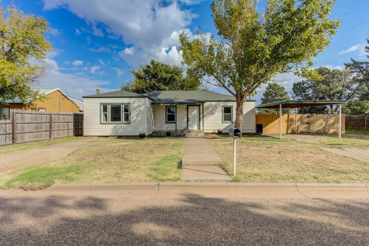 Photo 3 — 1010 13th Street, Abernathy, TX 79311