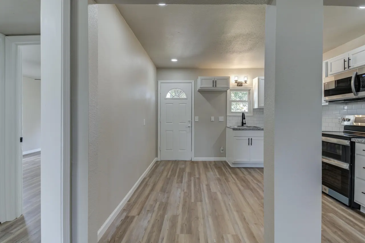 Photo 11 — 1010 13th Street, Abernathy, TX 79311