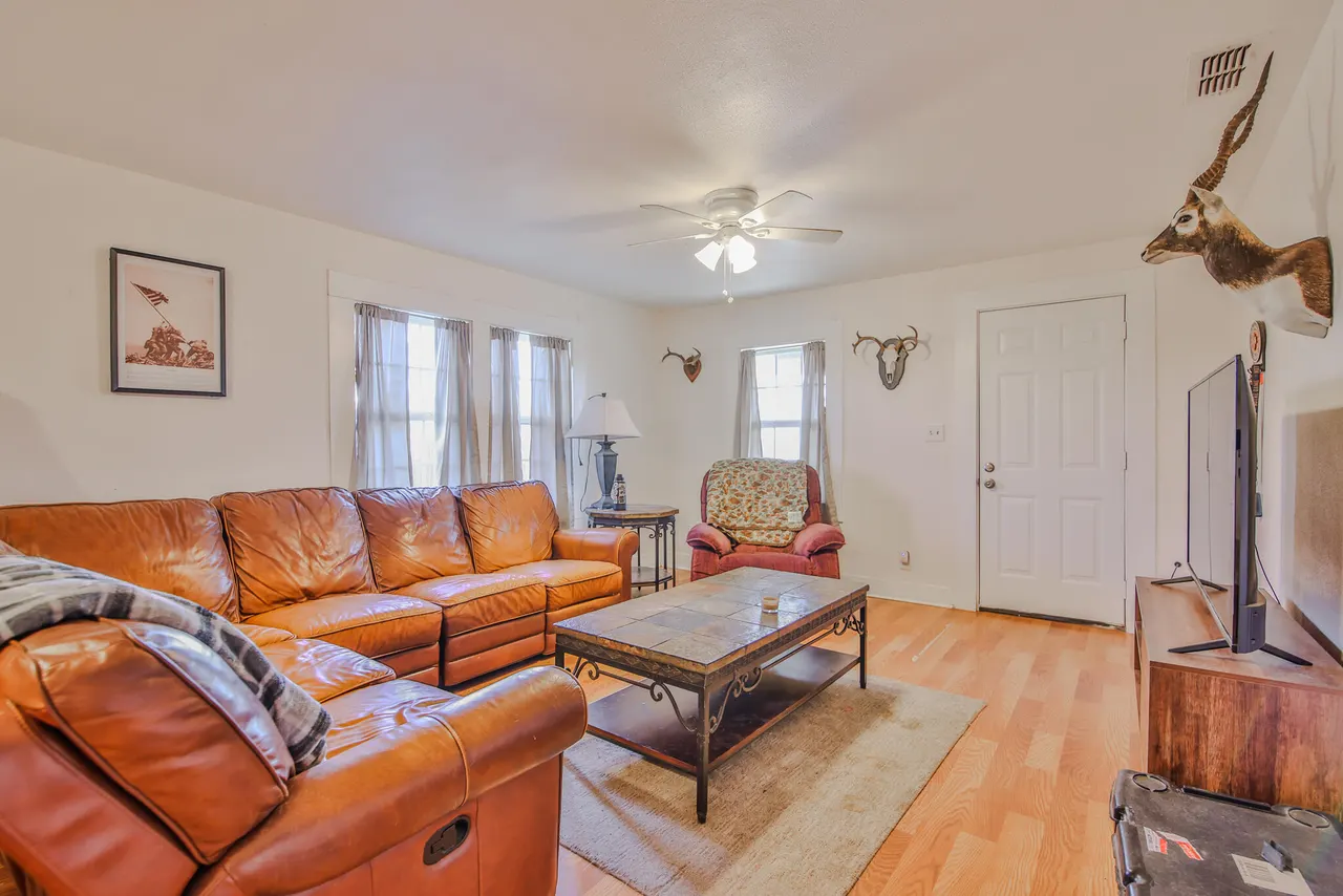Photo 5 — 805 S 4th Street, Slaton, TX 79364