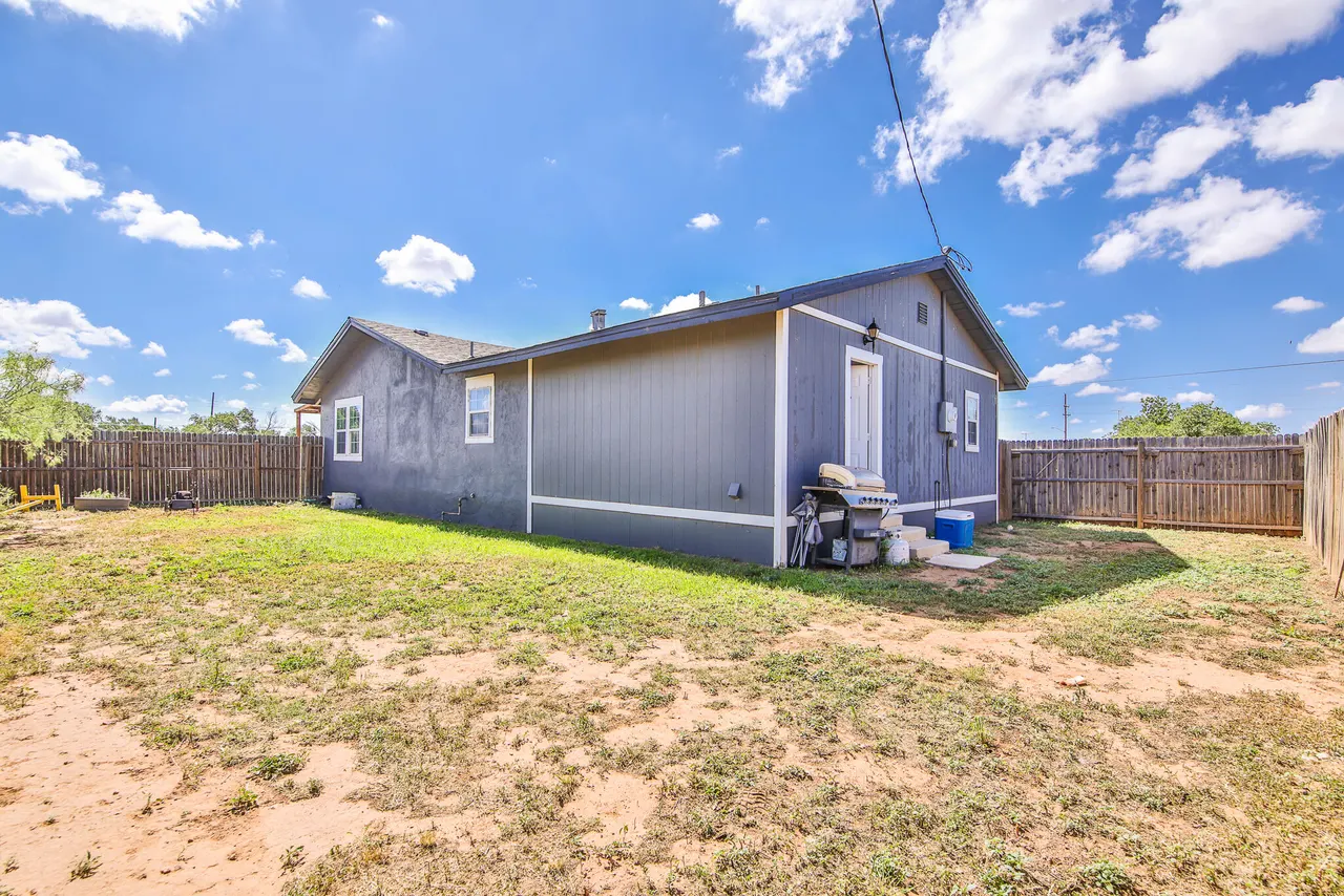 Photo 28 — 805 S 4th Street, Slaton, TX 79364