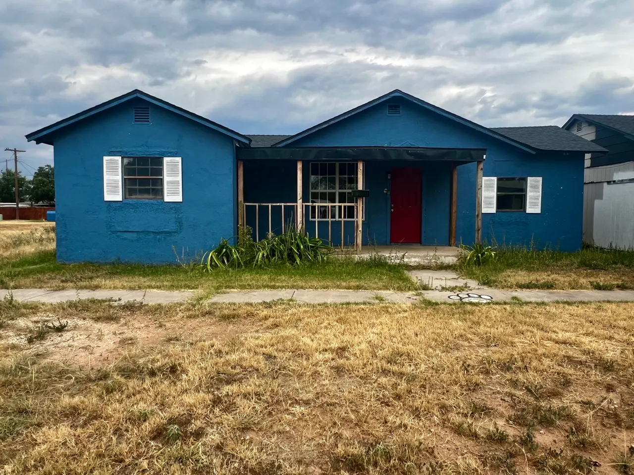 Front exterior — 220 N 6th Street, Slaton, TX 79364
