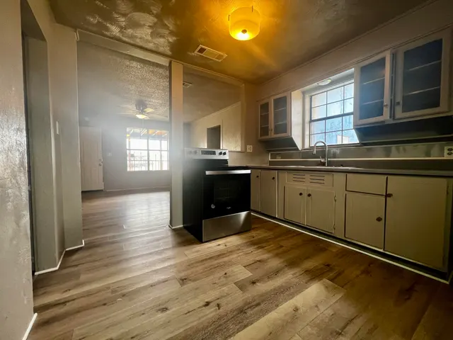 Photo 6 — 220 N 6th Street, Slaton, TX 79364