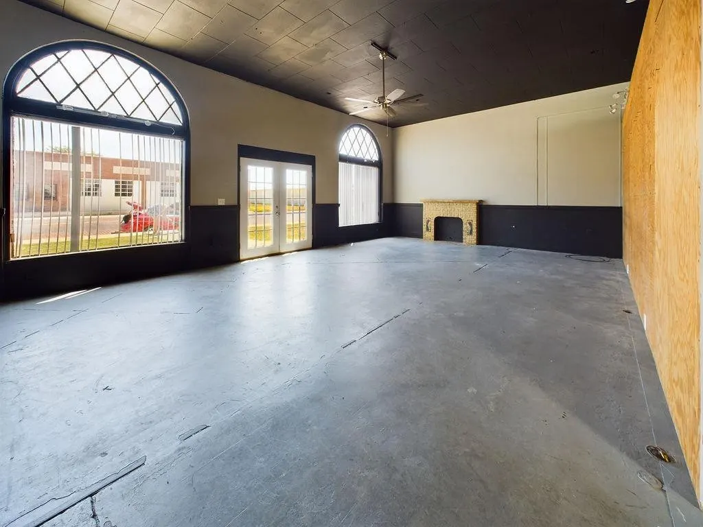 Photo 4 — 225 S 9th Street, Slaton, TX 79364