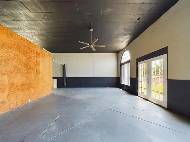 Photo 5 — 225 S 9th Street, Slaton, TX 79364