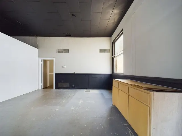 Photo 6 — 225 S 9th Street, Slaton, TX 79364